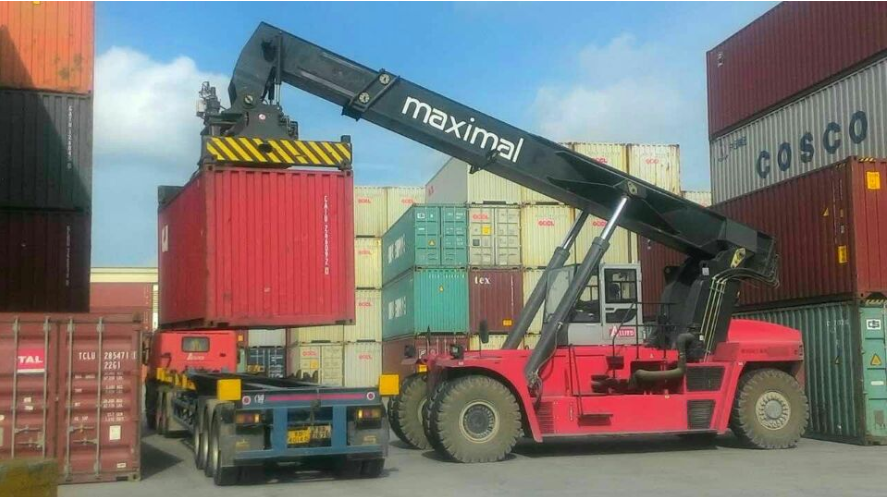Reach Stacker Exported To Overseas
